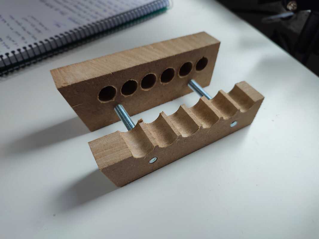 Pen holder v3